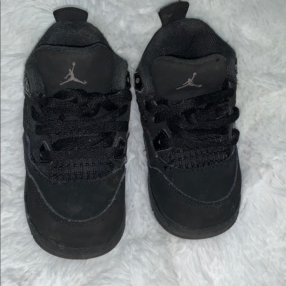 GOod CONDITION TODDLER BLACK CAT 4